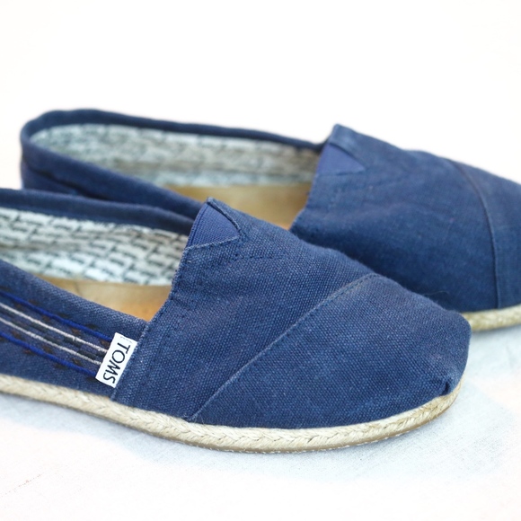 Navy Blue Toms size 6 new condition - Picture 2 of 8